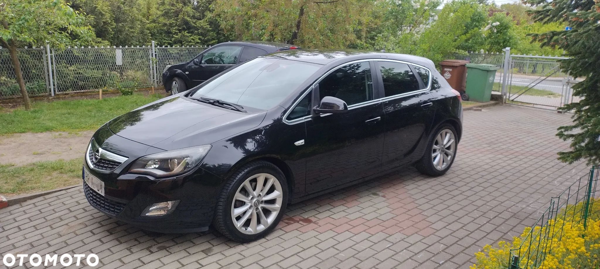 Opel Astra 1.6 Turbo Cosmo - 1