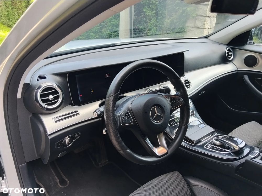 Mercedes-Benz Klasa E 220 d 4-Matic Business Edition 9G-TRONIC - 7