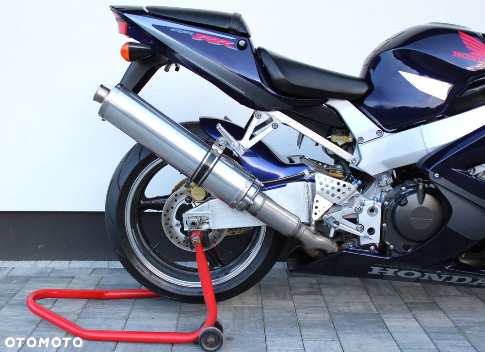 Honda CBR - 9