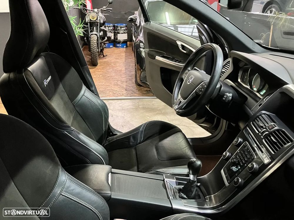 Volvo XC 60 2.0 D4 DRIVe R-Design - 21