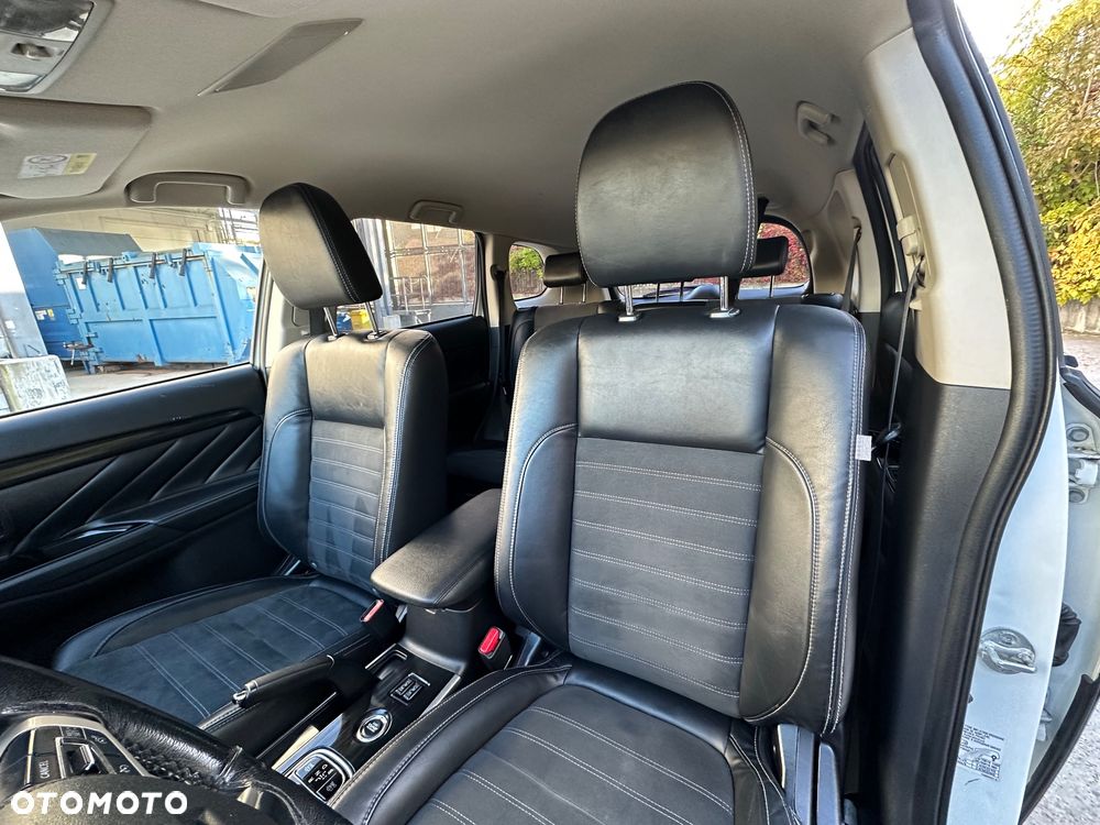 Mitsubishi Outlander - 22