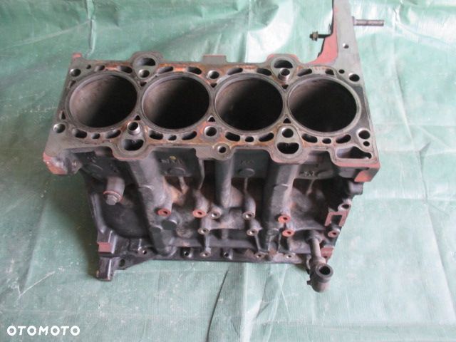 BMW E60 E90 E87 2.0D M47 BLOK SILNIKA 2006 ŻELIWO - 1