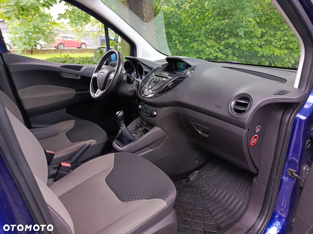 Ford Tourneo Courier 1.0 EcoBoost Titanium - 19