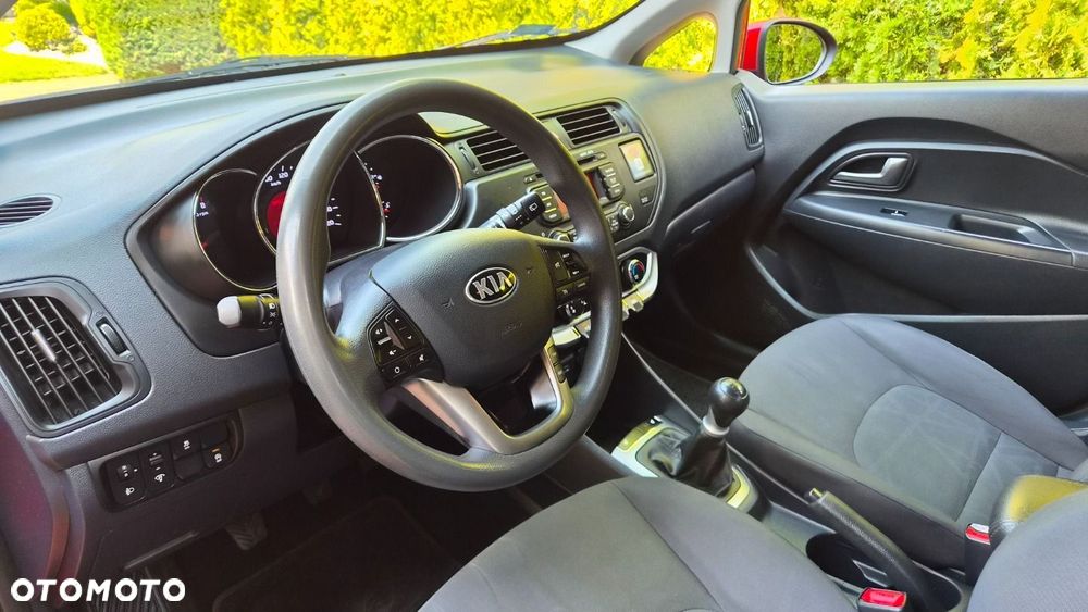 Kia Rio - 12