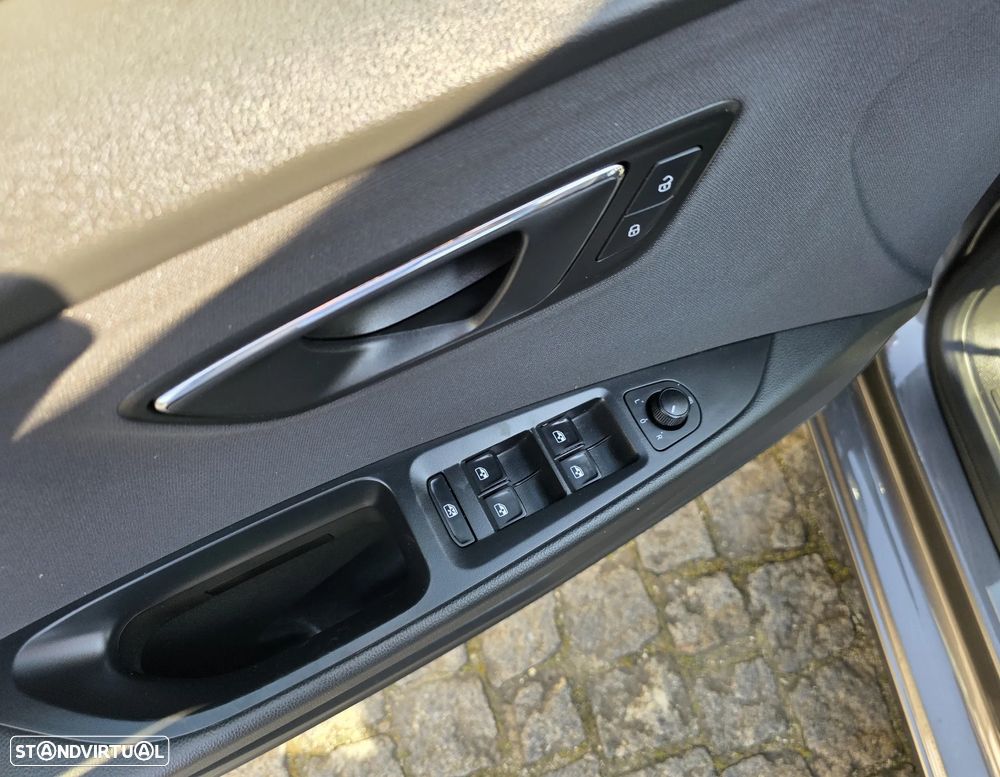 SEAT Leon ST 1.6 TDI Style Ecomotive - 19