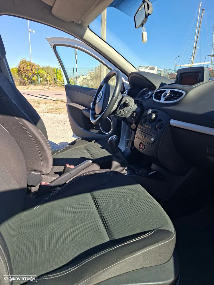Renault Clio 1.2 16V Dynamique S - 10