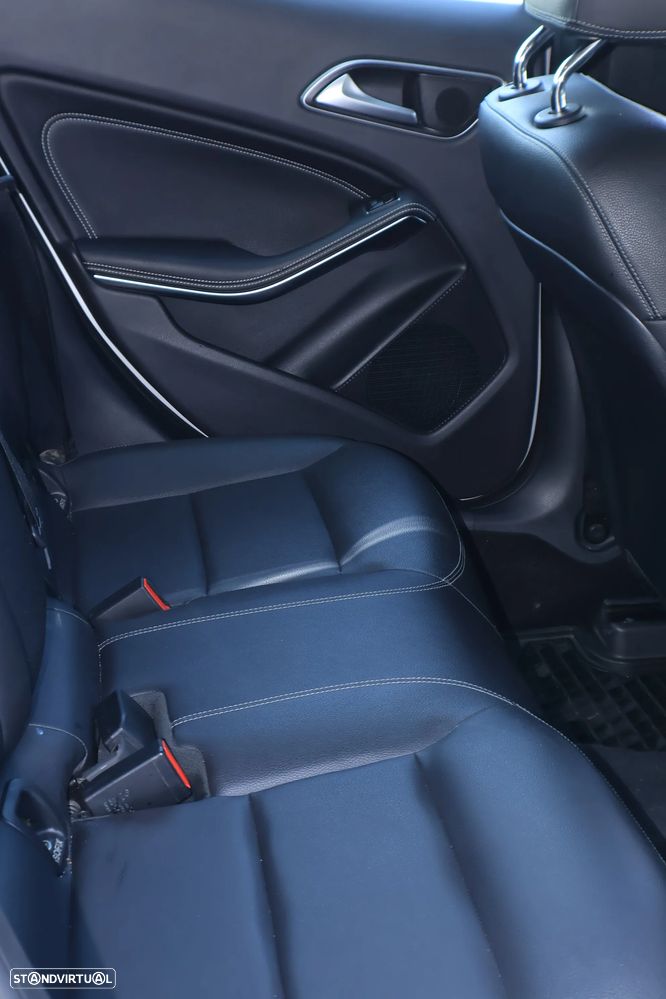 Mercedes-Benz GLA 200 - 4