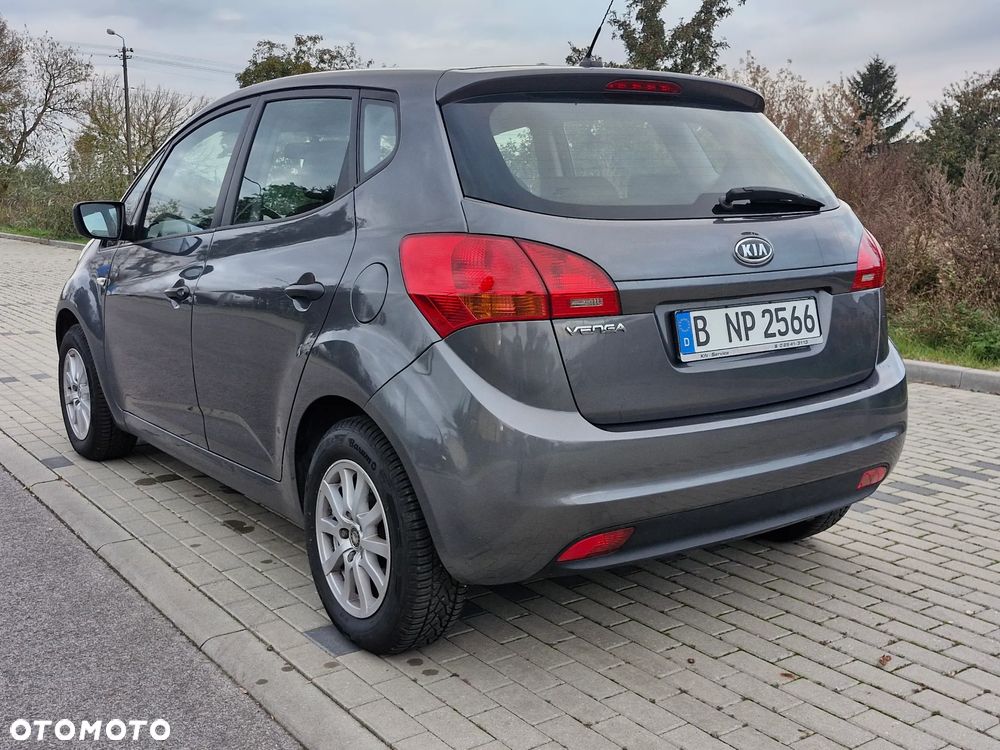 Kia Venga 1.4 CVVT Fifa World Cup Edition - 34
