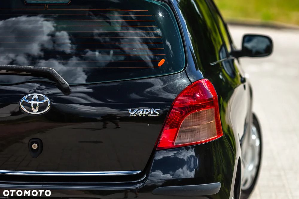 Toyota Yaris 1.0 VVT-i - 9