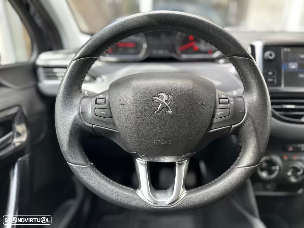 Peugeot 208 1.2 PureTech Active - 19