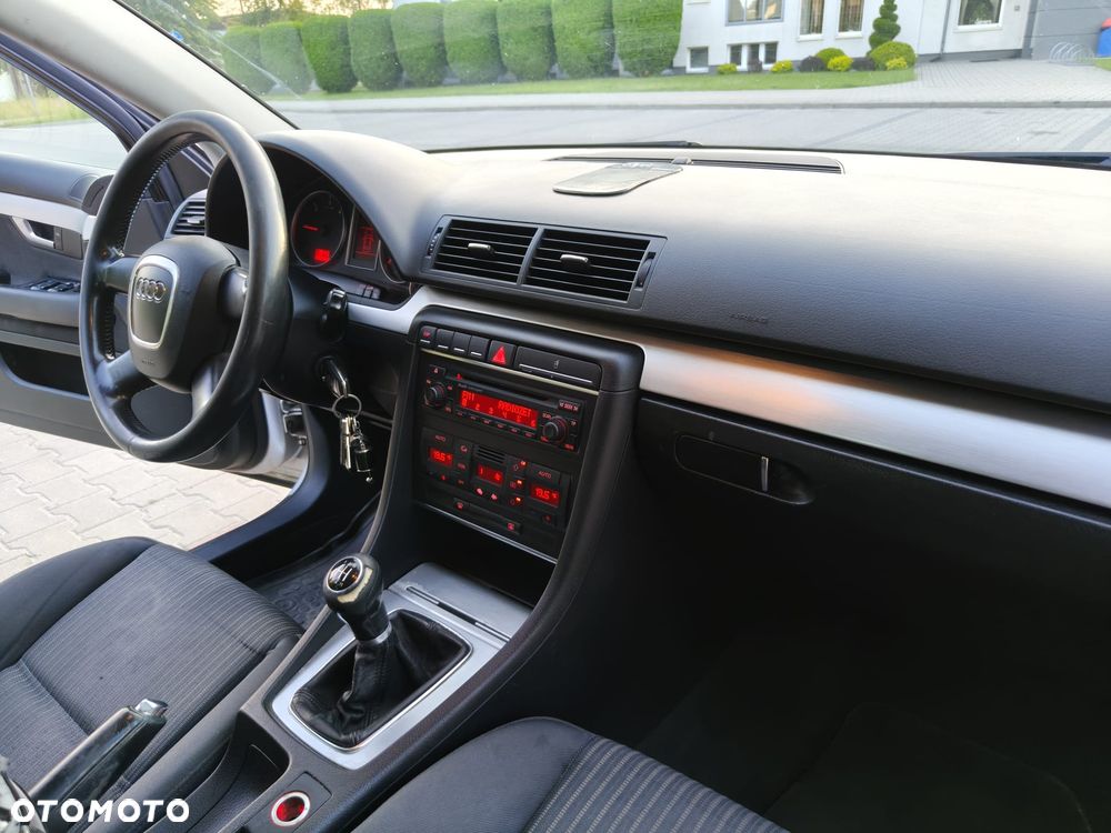 Audi A4 Limousine - 10
