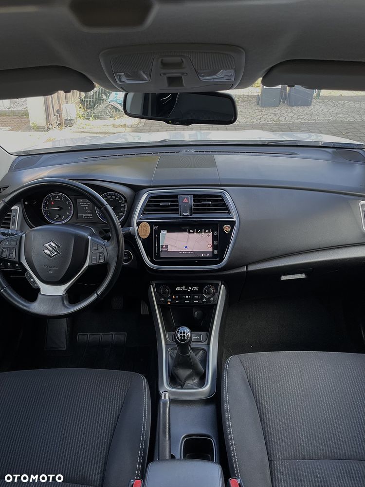 Suzuki SX4 S-Cross 1.0 T Premium - 26