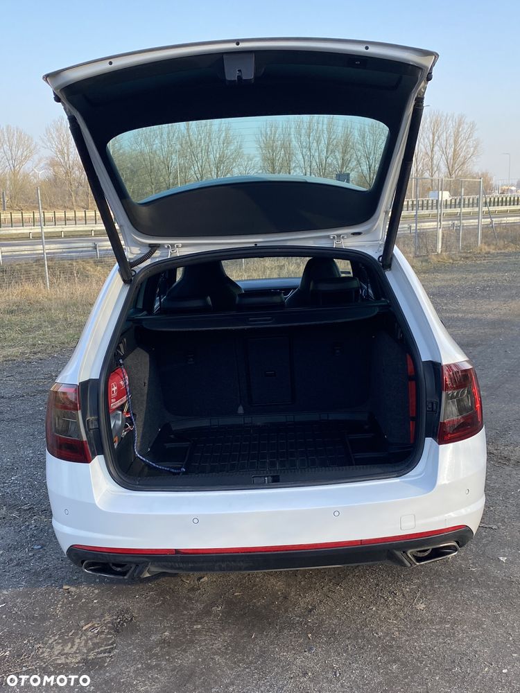 Skoda Octavia 2.0 TSI RS - 17