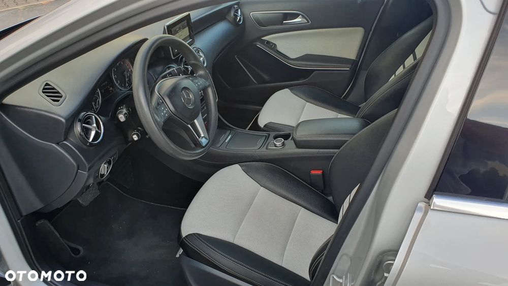 Mercedes-Benz Klasa A 180 7G-DCT Urban - 11