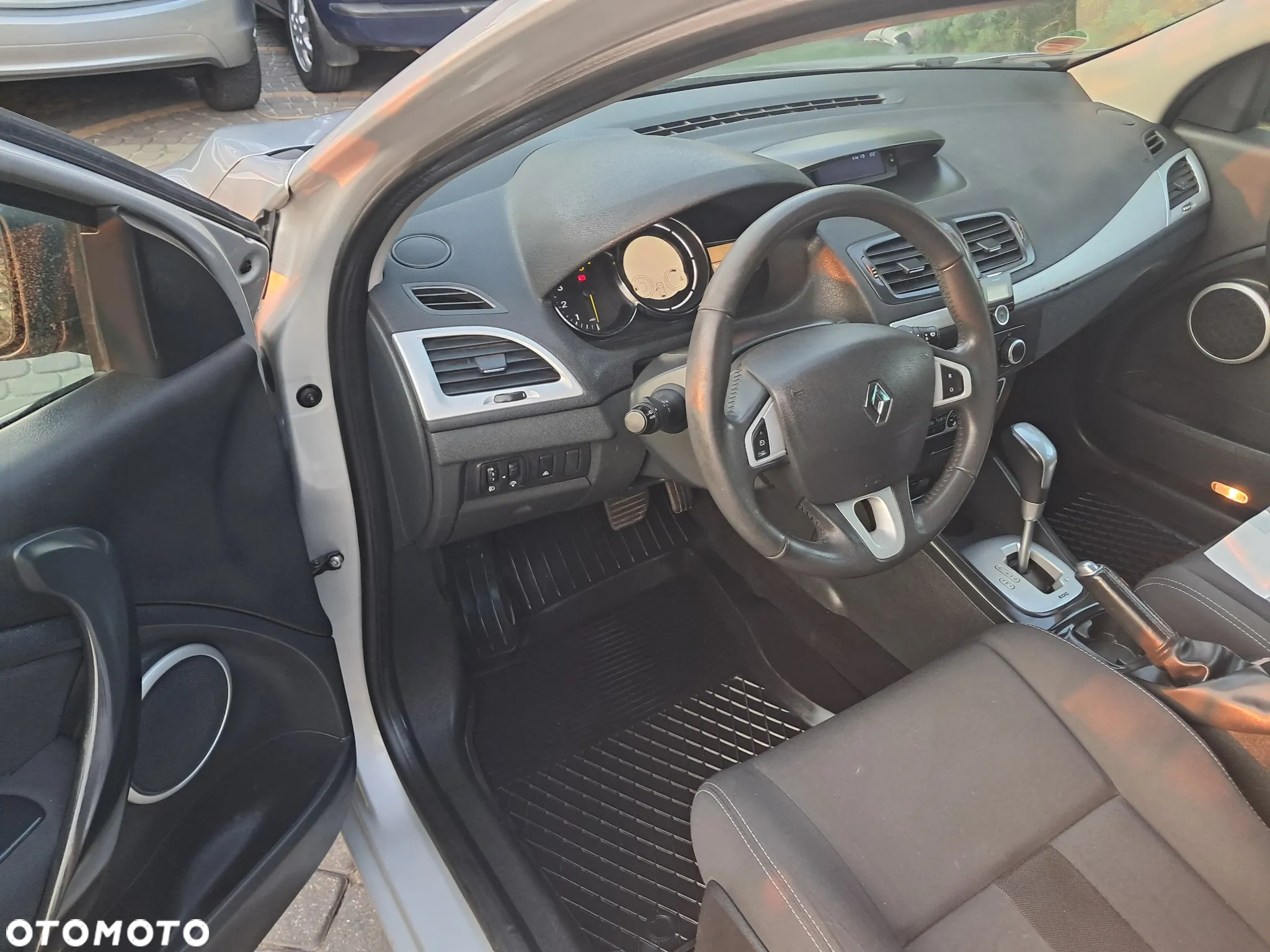 Renault Megane 1.5 dCi Limited EDC - 6