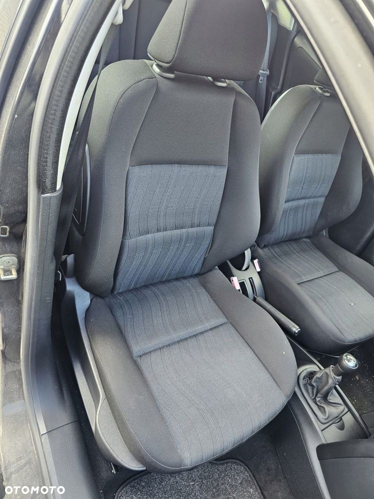 fotel przedni prawy peugeot 207 - 1