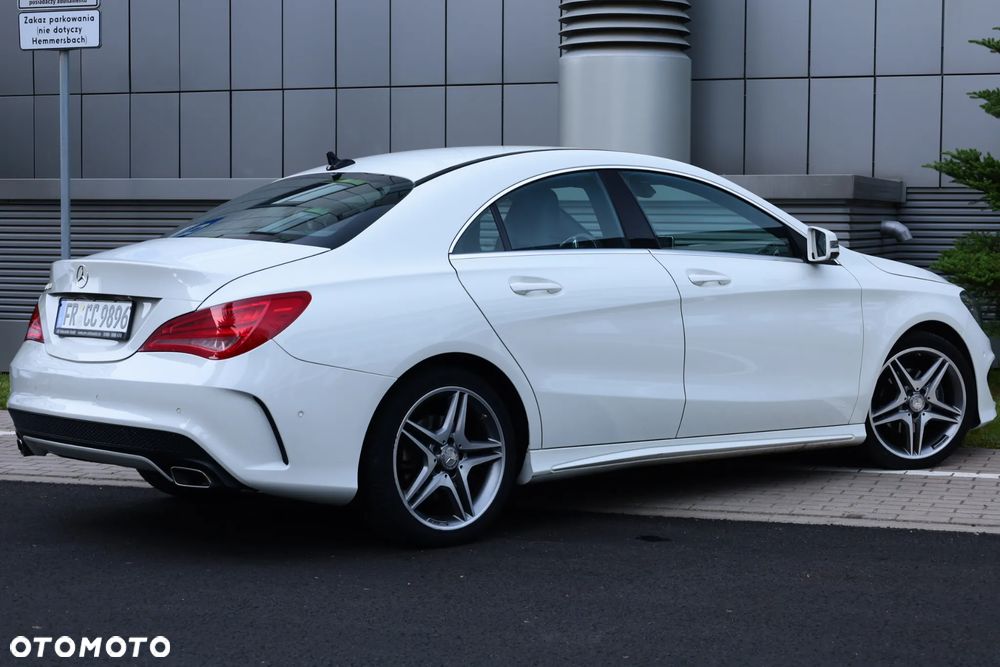 Mercedes-Benz CLA 180 AMG Line - 23