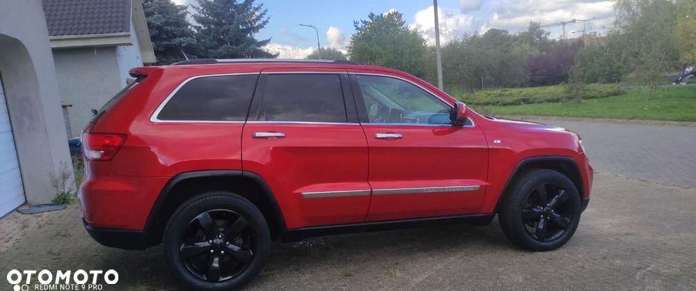 Jeep Grand Cherokee - 24