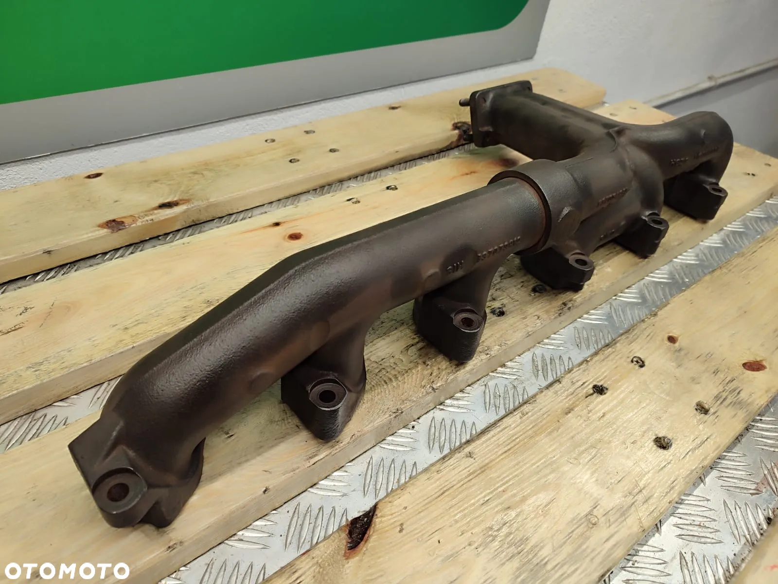 Kolektor wydechowy 837074950 MASSEY FERGUSON  7718S - 7
