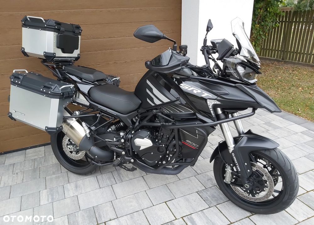 QJMOTOR SRT 800S - 9