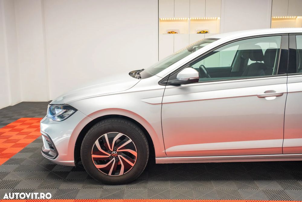 Volkswagen Polo 1.0 TSI DSG Life - 25