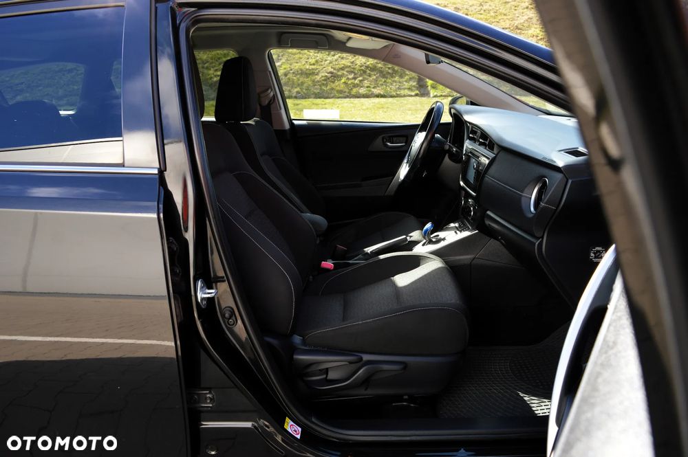Toyota Auris - 11