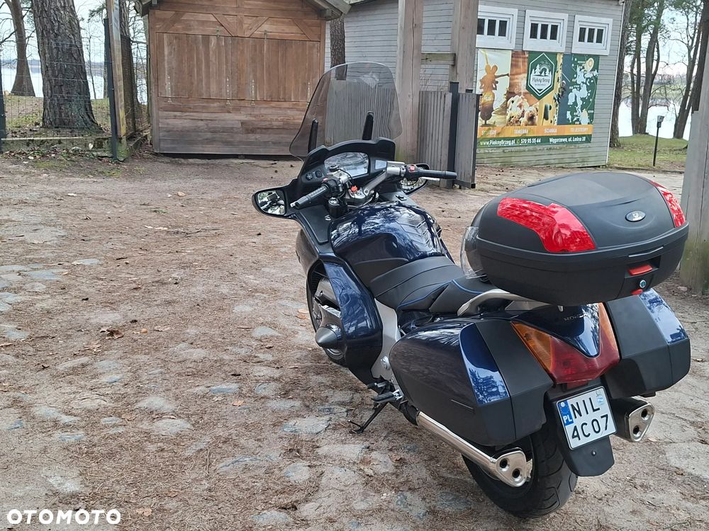 Honda ST - 6