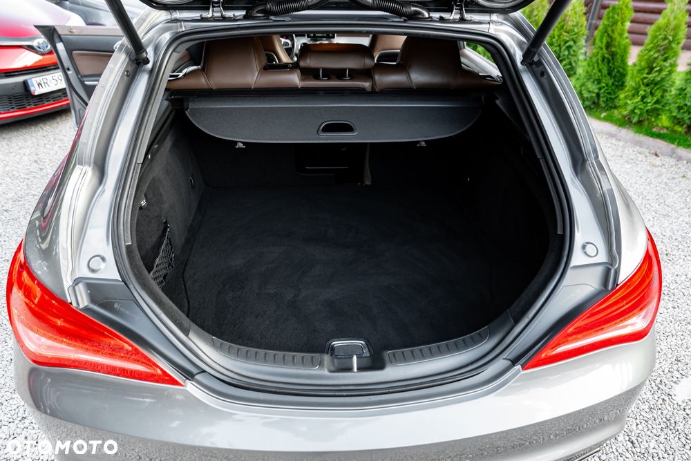 Mercedes-Benz CLA Shooting Brake 250 4Matic 7G-DCT Sport - 16