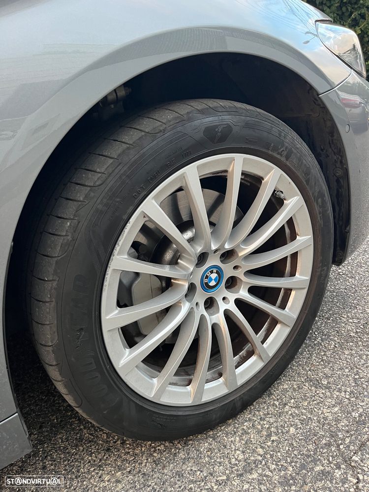 BMW 530 e - 11