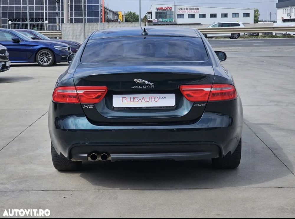 Jaguar XE 2.0 Prestige - 4