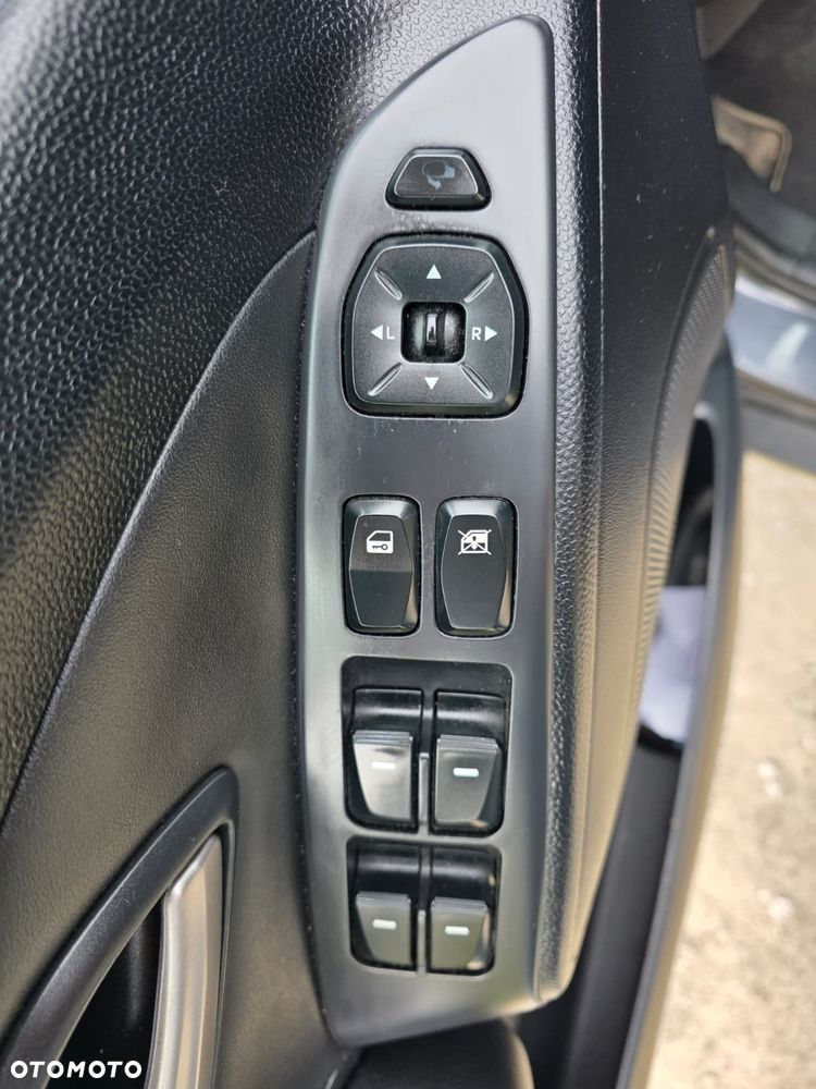 Hyundai ix35 1.7 CRDi Comfort 2WD - 24