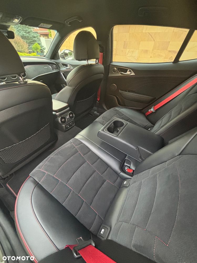 Kia Stinger 3.3 T-GDI V6 GT AWD - 12