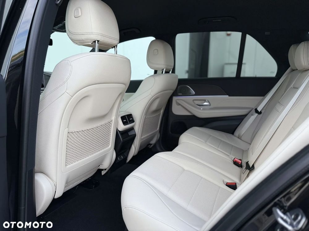 Mercedes-Benz GLE - 32