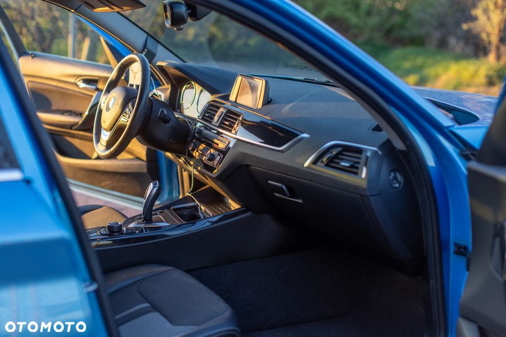 BMW Seria 1 120i Advantage - 12