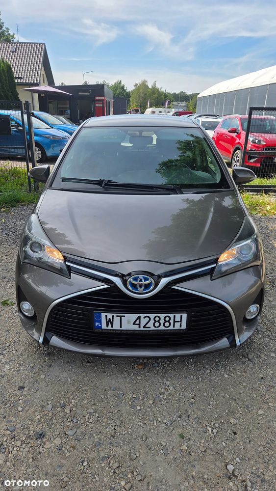 Toyota Yaris Hybrid 100 Dynamic - 3