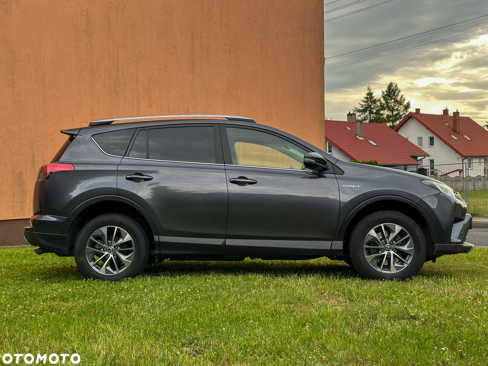 Toyota RAV4 Hybrid Premium 4x4 - 4