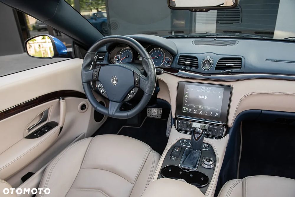 Maserati GranCabrio - 24