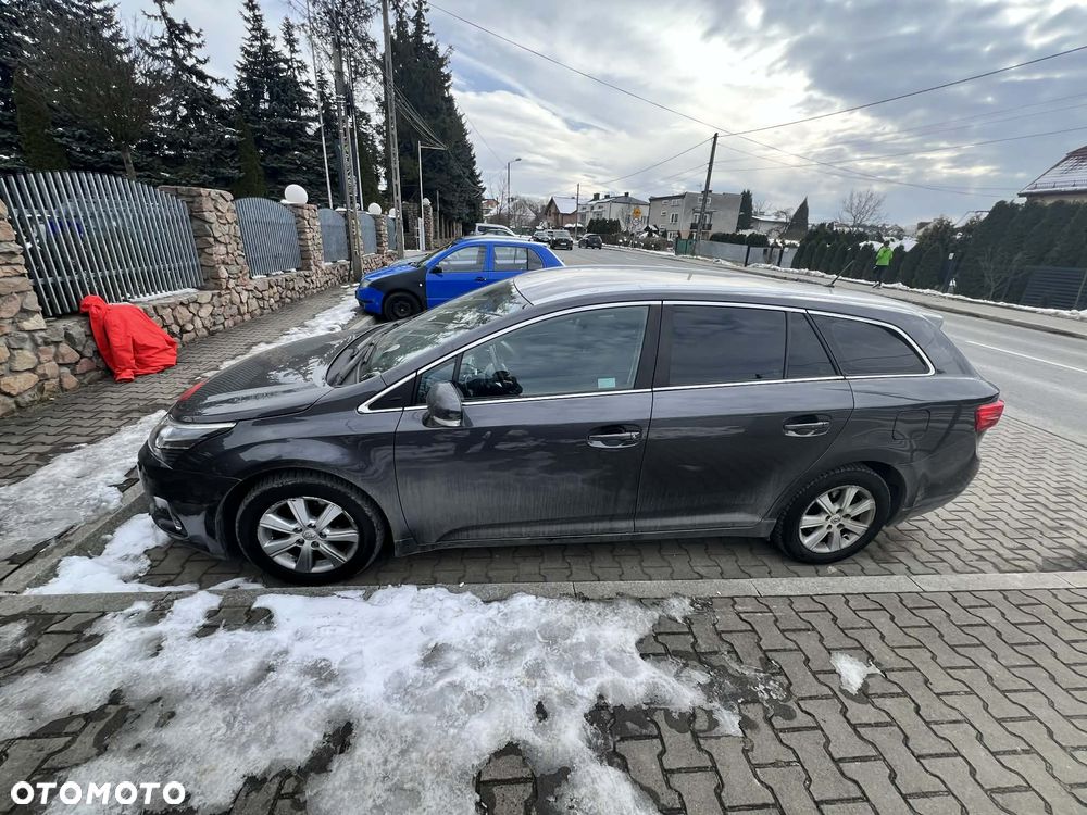 Toyota Avensis 2.0 D-4D Active - 9