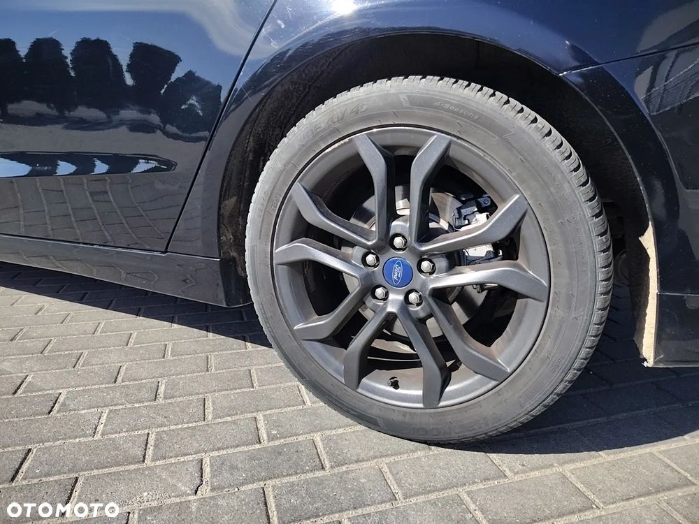 Ford Fusion - 15