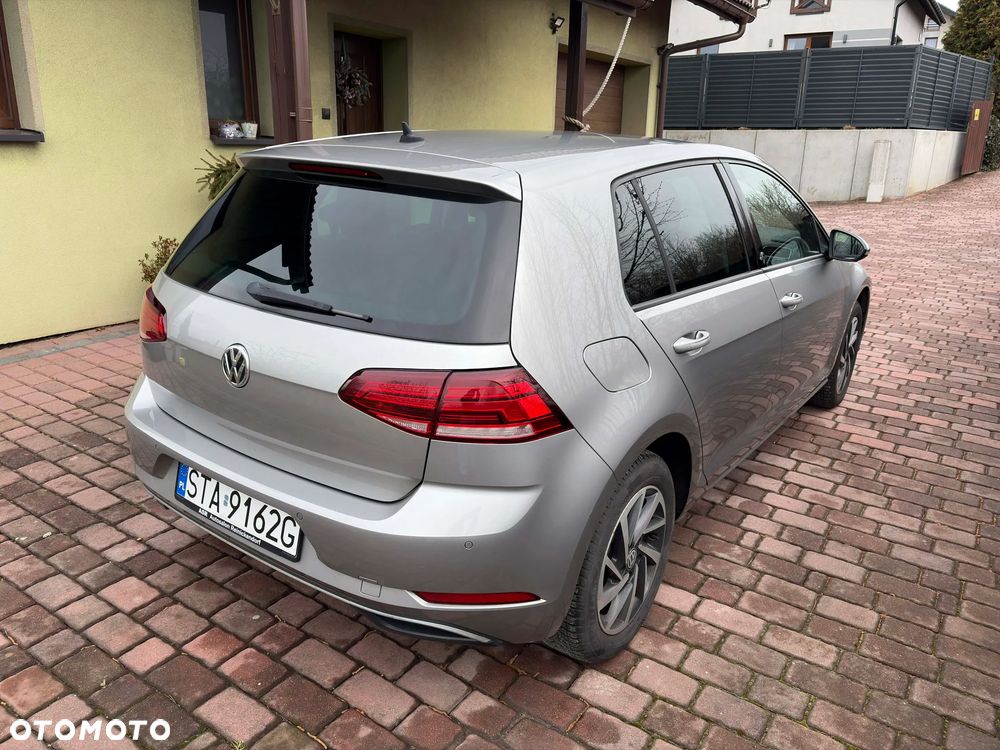 Volkswagen Golf - 8