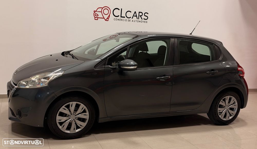 Peugeot 208 2013 photo 2