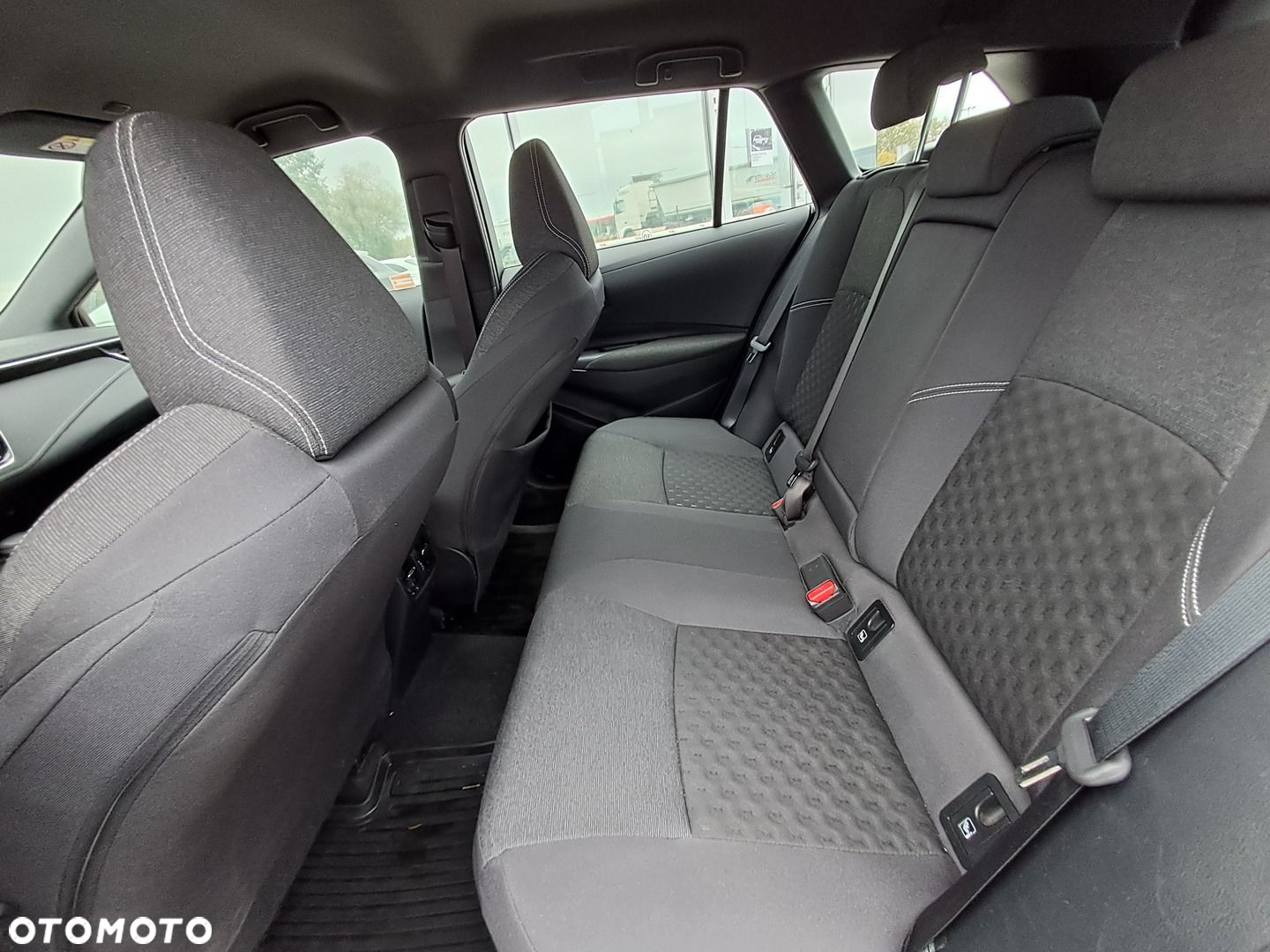 Toyota Corolla 1.8 Hybrid Comfort - 14