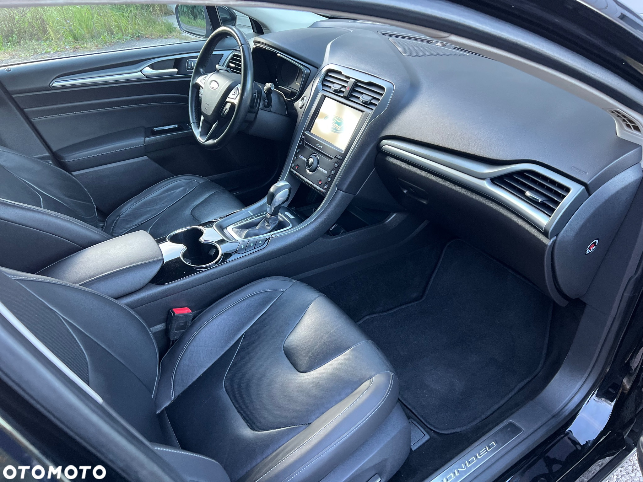 Ford Mondeo 2.0 TDCi ST-Line X 4WD PowerShift - 32