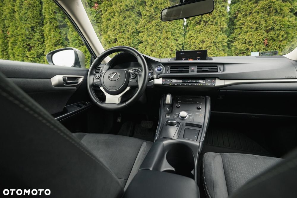 Lexus CT - 17