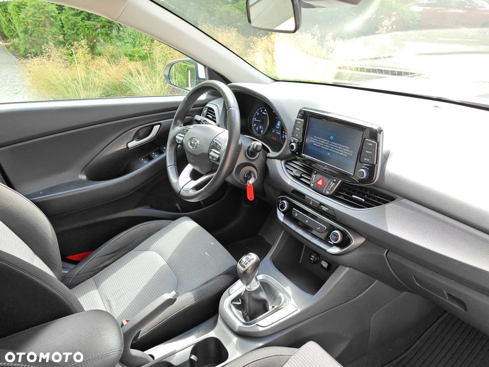 Hyundai i30 1.5 DPI Modern - 23