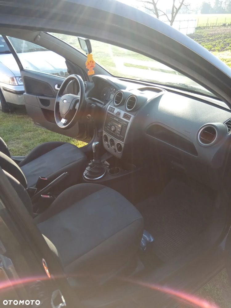 Ford Fiesta 1.4 - 9