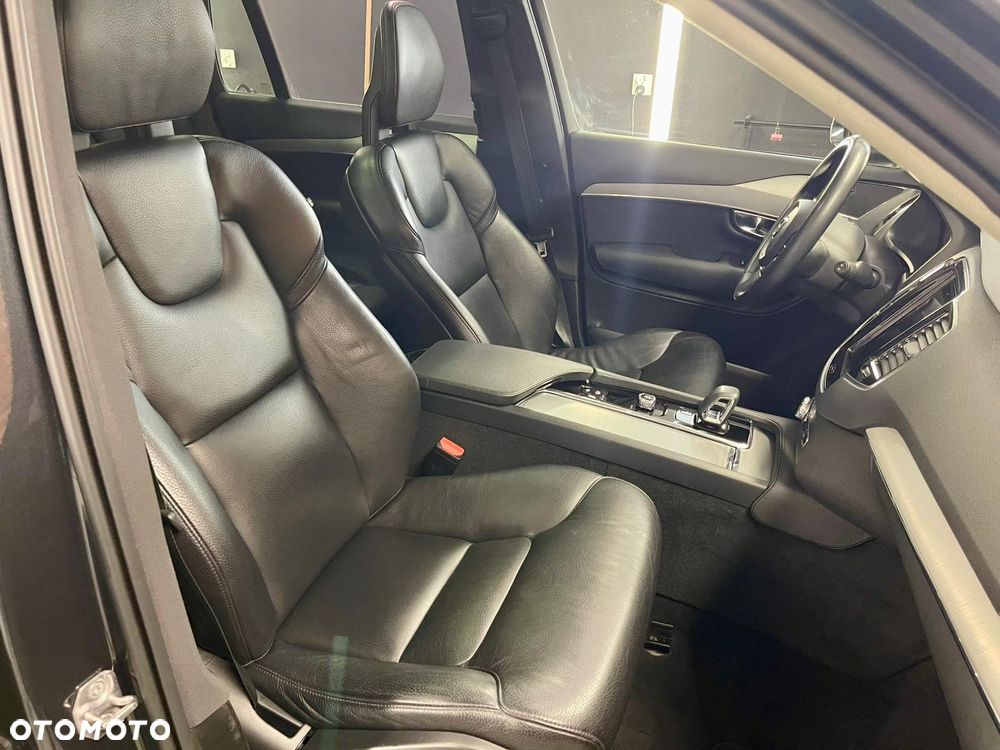 Volvo XC 90 D5 SCR AWD Momentum 7os - 25