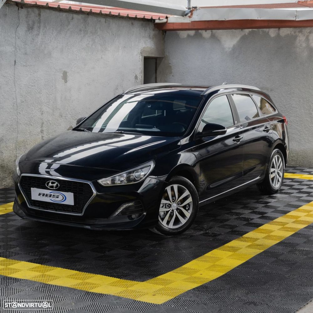 Hyundai i30 SW 1.6 CRDi Blue Comfort+Navi - 1