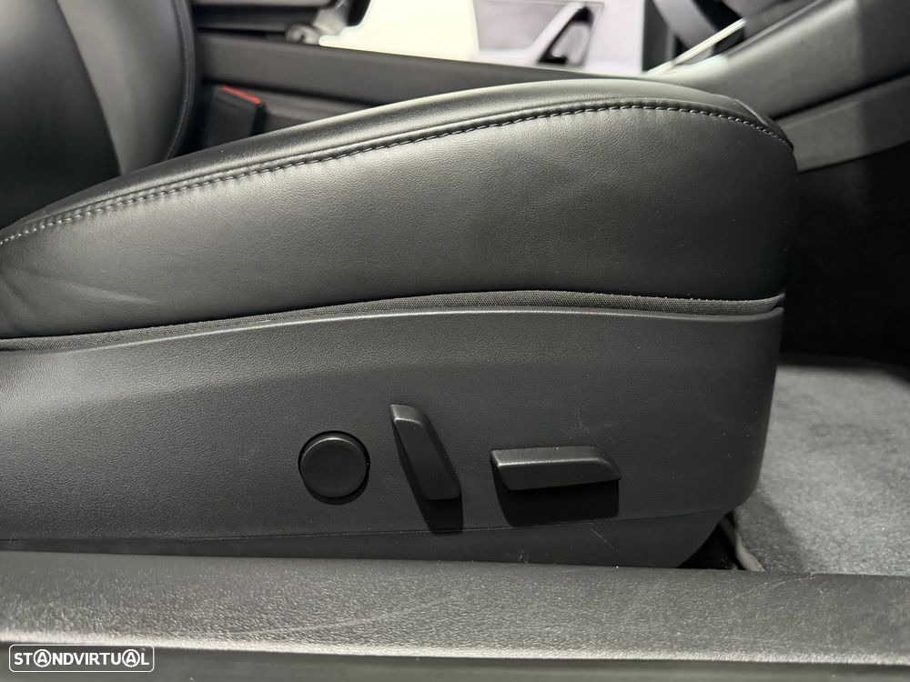 Tesla Model 3 Standard Range Plus RWD - 32