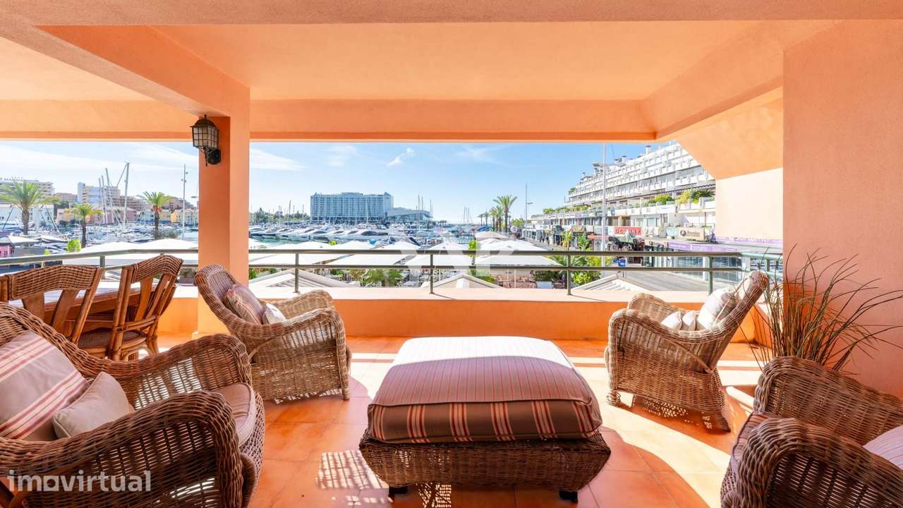Apartamento T2 com Vista Direta para a Marina de Vilamoura e Varanda d - Grande imagem: 2/18